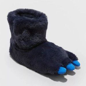 NWT Cat & Jack Blue Monster Slippers, Size S (5/6)
